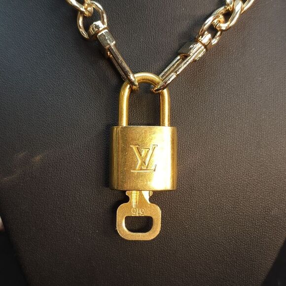 Authentic Louis Vuitton Lock And Key With Unbranded Chain #315 - Picture 5 of 9